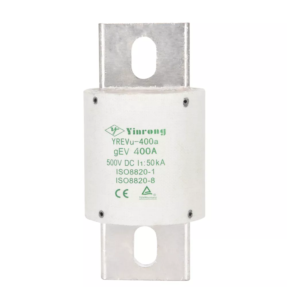 Каковы основные функции безопасности предохранителя зарядного устройства для электромобилей и гибридов?